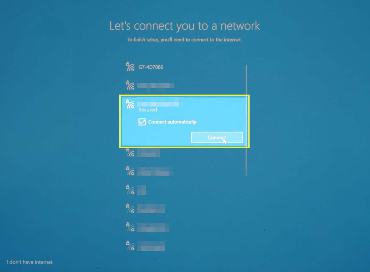 A seleção da rede Wi-Fi durante a configuração do Microsoft Windows 10.