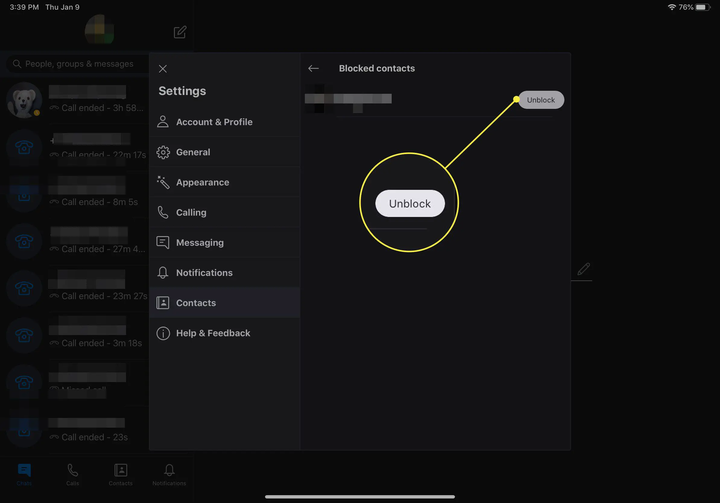 Uma captura de tela da tela de contatos bloqueados do Skype para iPad com o botão Desbloquear destacado