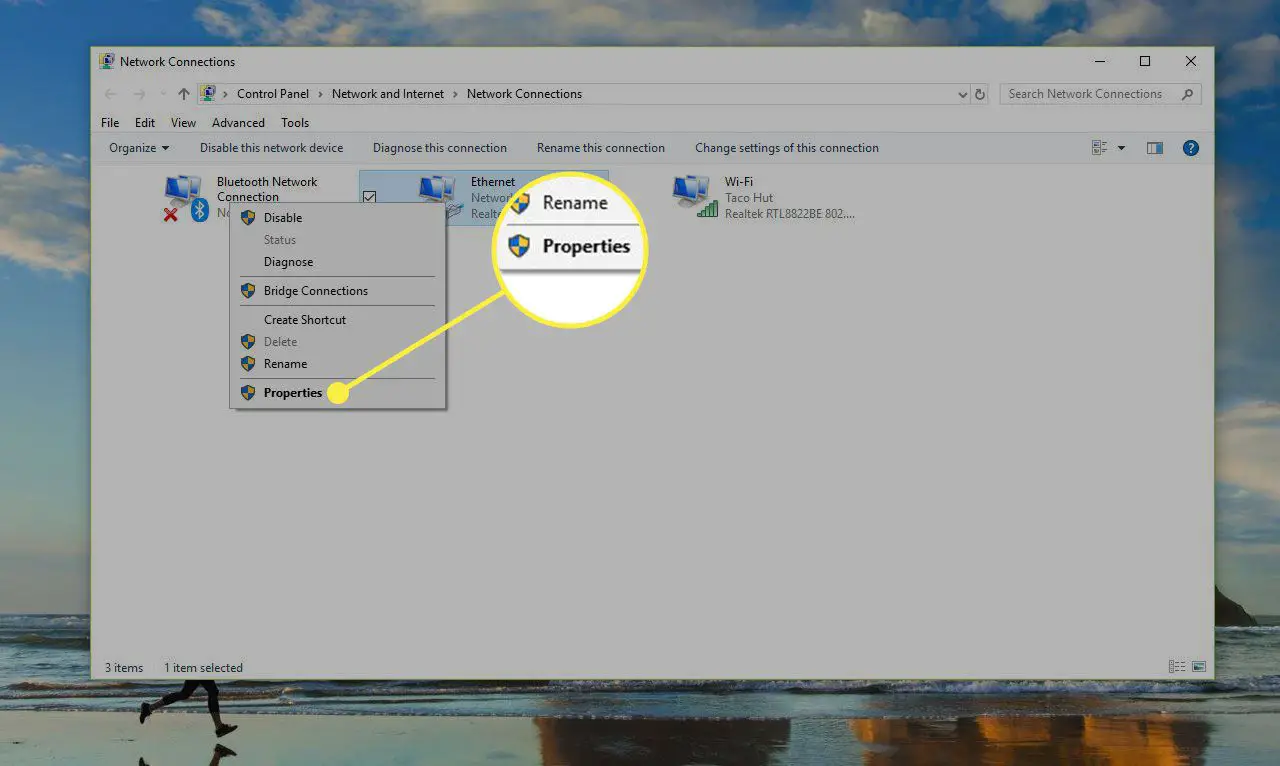 Uma captura de tela da janela de conexão de rede do Windows com o comando Propriedades destacado