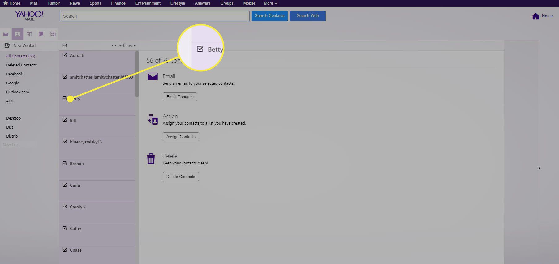 Uma captura de tela dos contatos do Yahoo Mail com uma caixa de seleção destacada