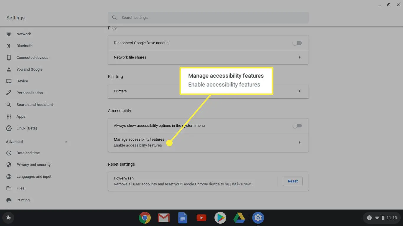 A opção "Gerenciar recursos de acessibilidade" nas configurações do Chromebook