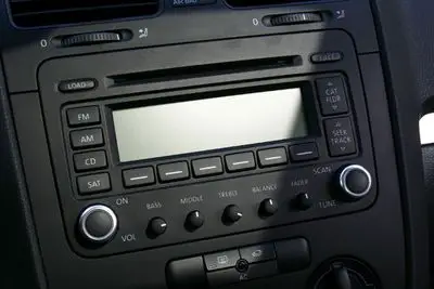 Rádio duplo DIN para automóveis