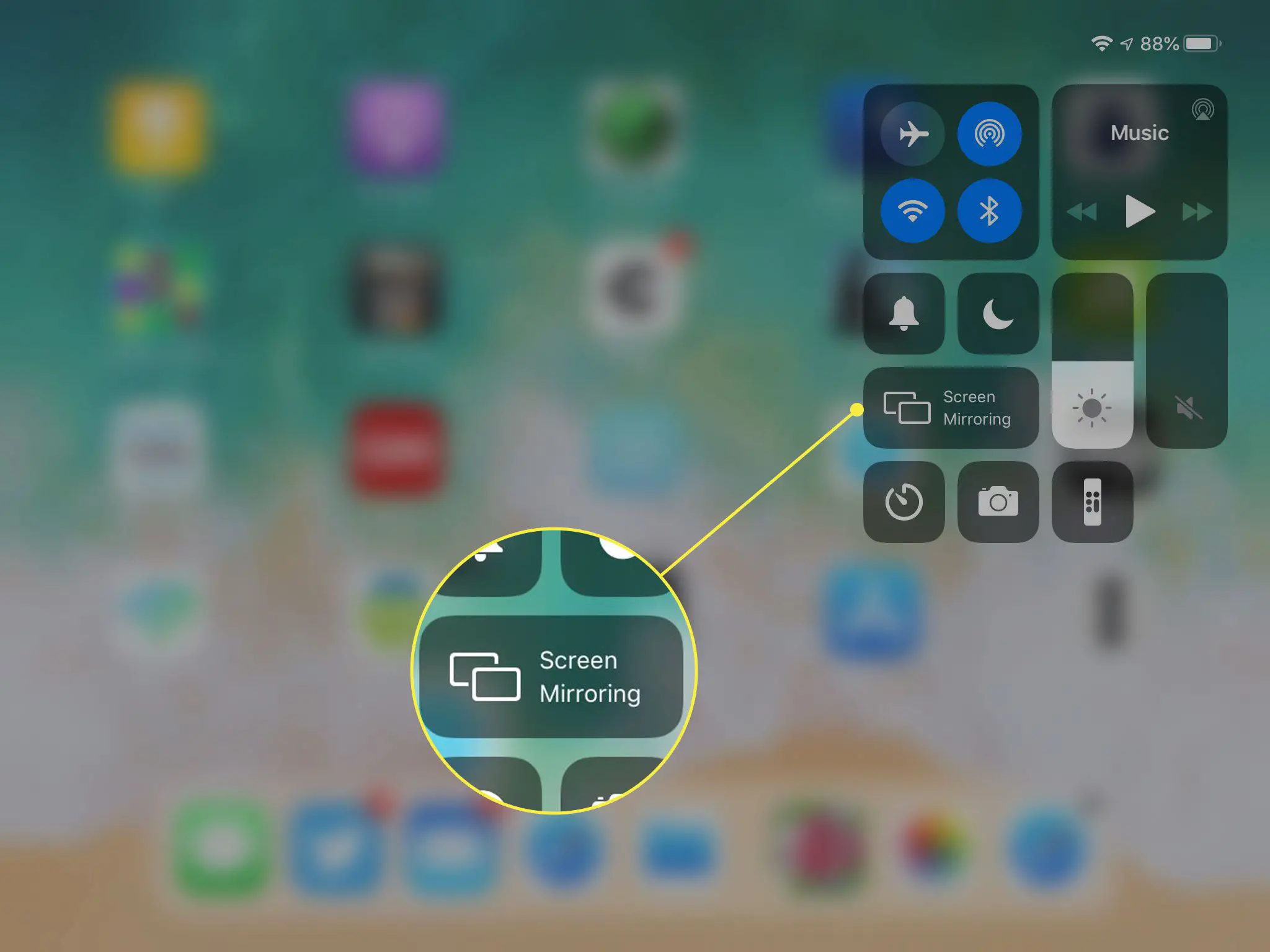 Uma captura de tela do Centro de Controle de um iPad com o botão Screen Mirroring destacado