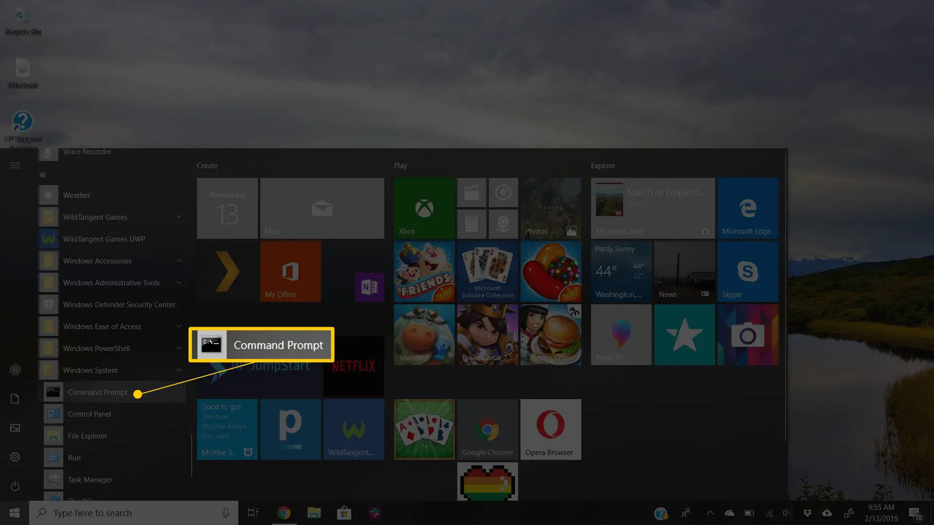 Item de menu Prompt de Comando na pasta Windows System no menu Iniciar do Windows 10