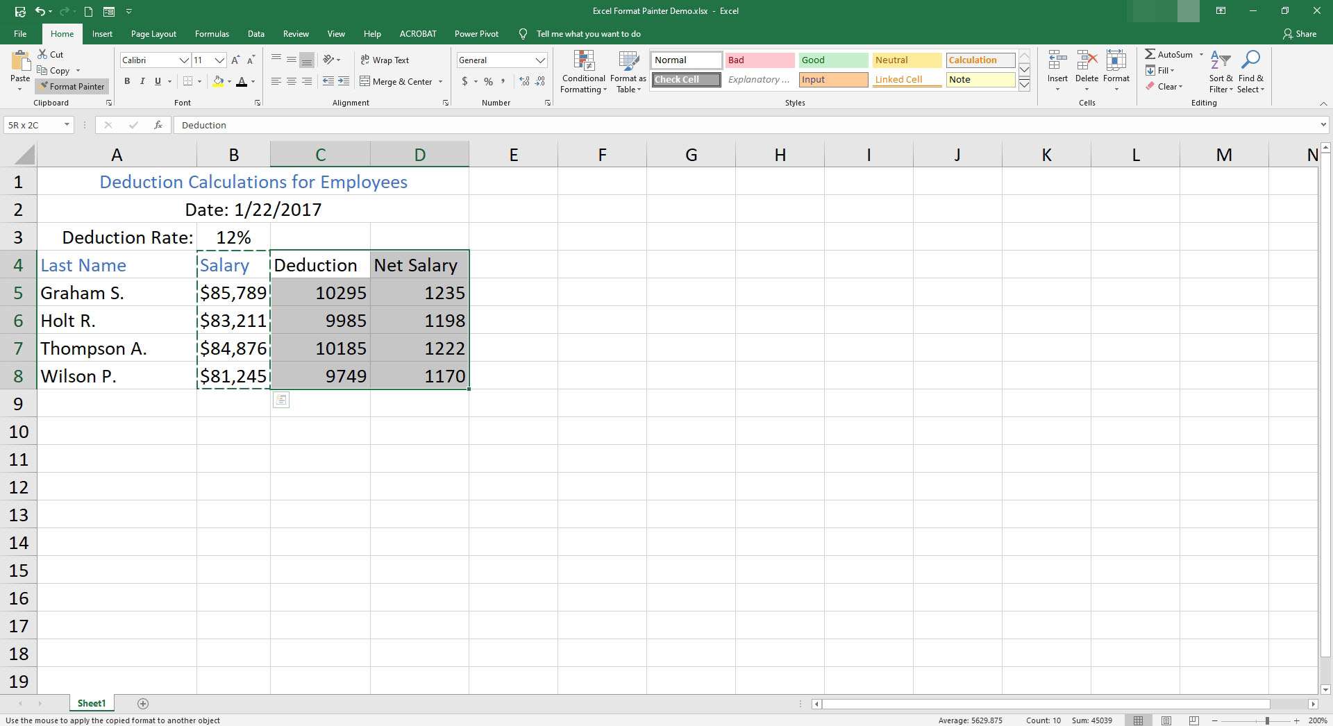 As células C4 a D8 são selecionadas no Excel.