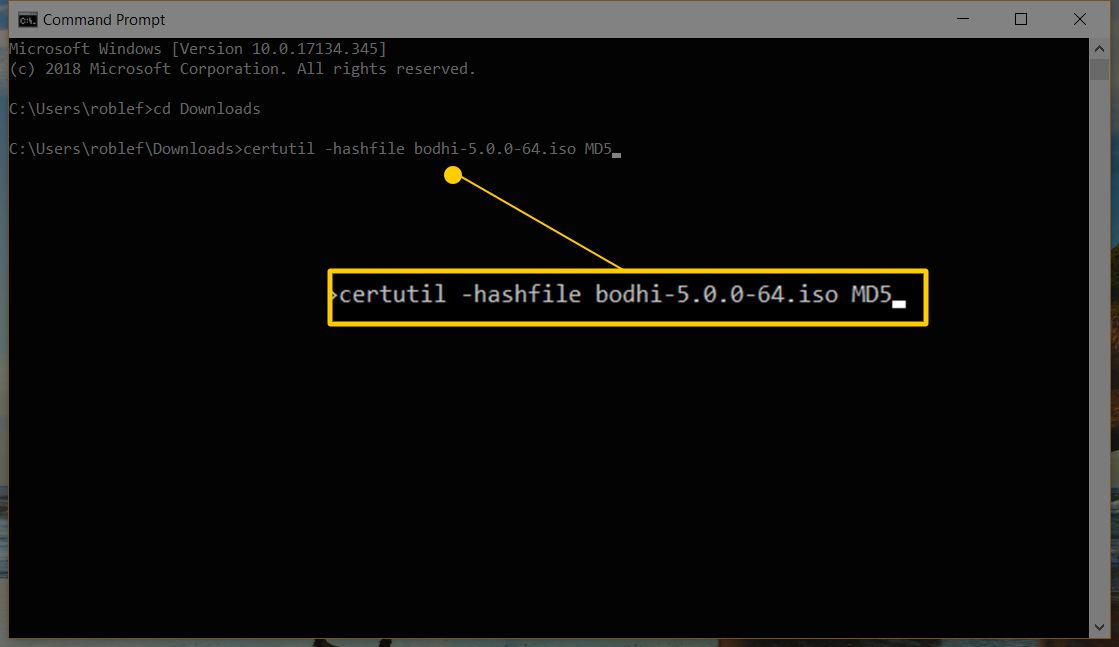 Captura de tela do comando "certutil -hashfile bodhi-5.0.0-64.iso MD5" no prompt de comando do Windows 10
