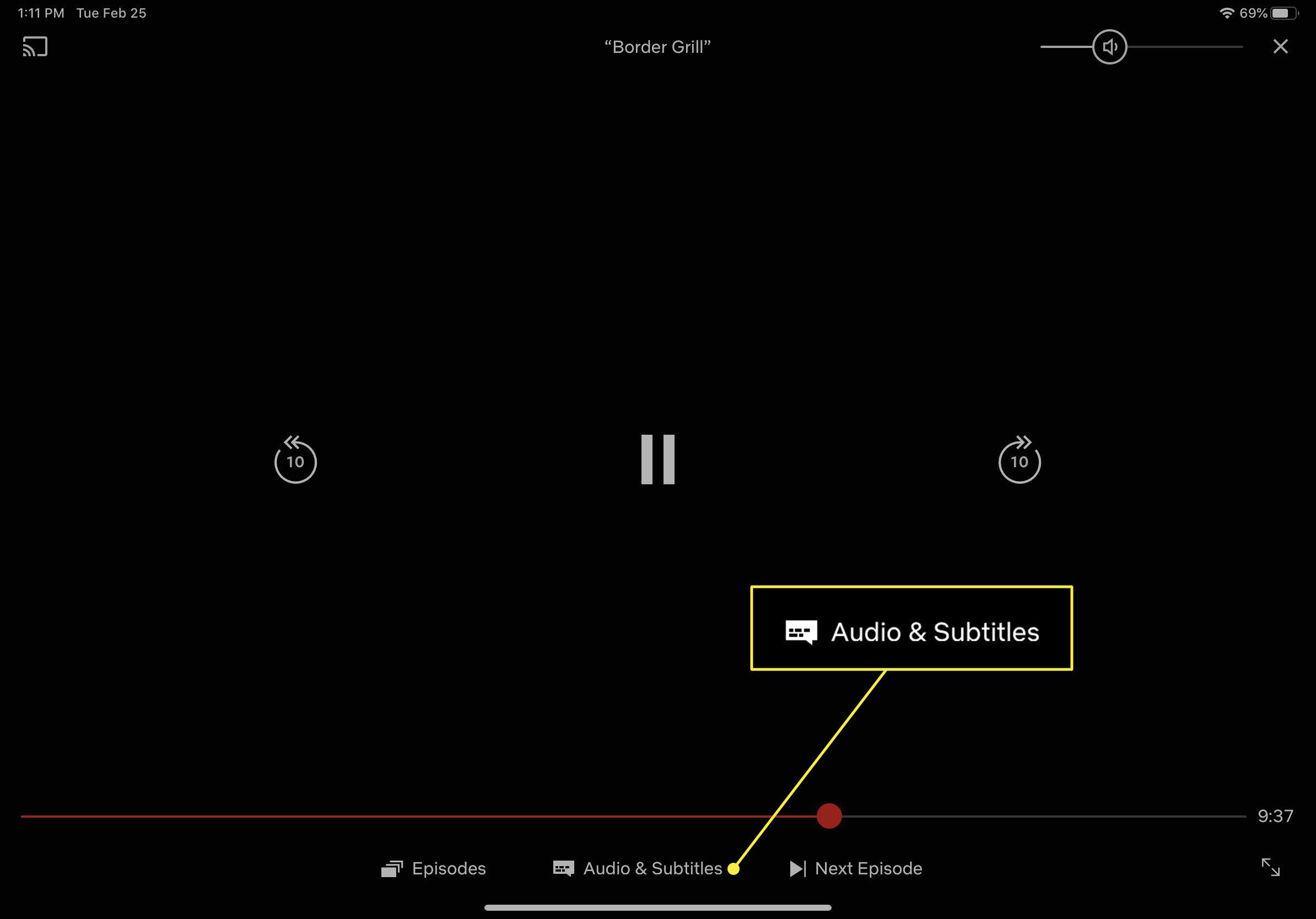Uma captura de tela do Netflix no iOS com o título Áudio e legendas destacado