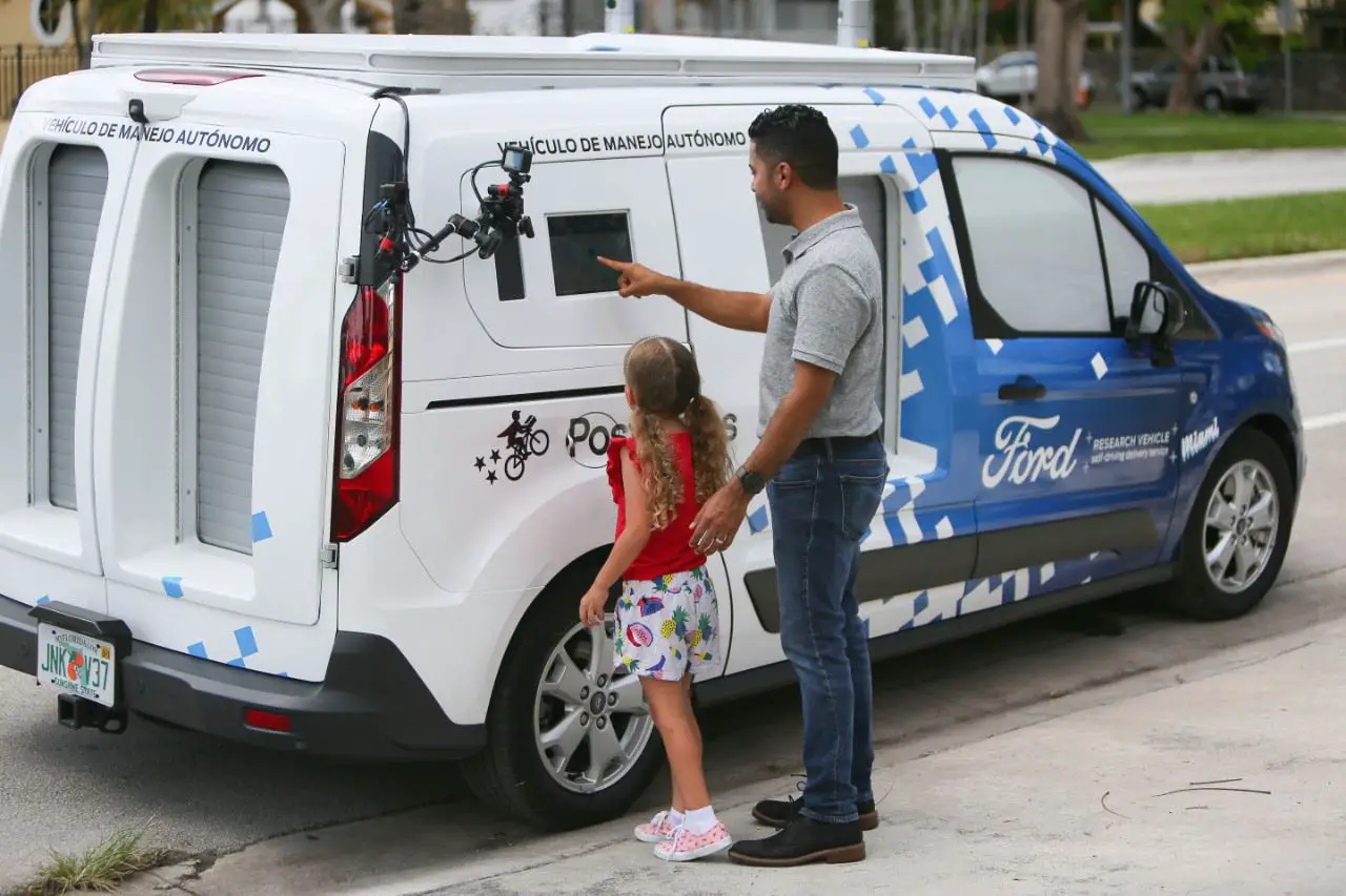 Um veículo Ford, movido por Argo AI, usado para entregas Postmates em Miami.