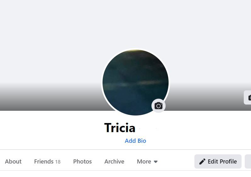 Botão da câmera na foto do perfil do Facebook