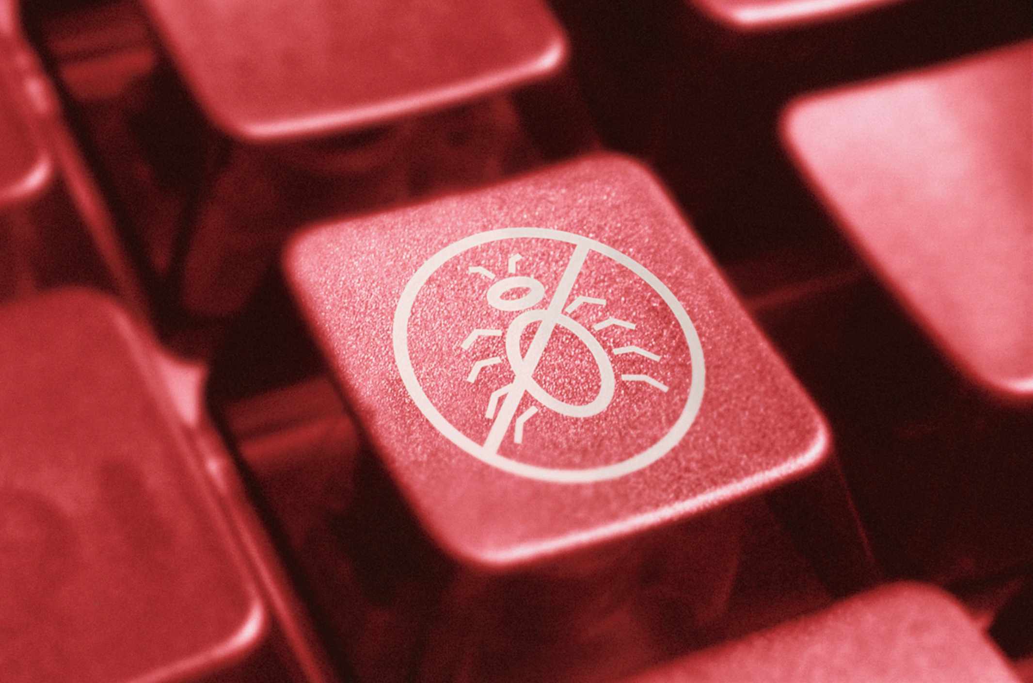 Foto de uma tecla de indicação de vírus em um teclado de computador