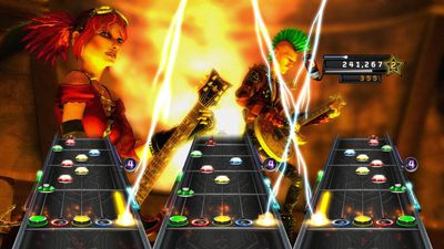 Jogabilidade do Guitar Hero Warriors of Rock com três linhas de notas do instrumento e rockers