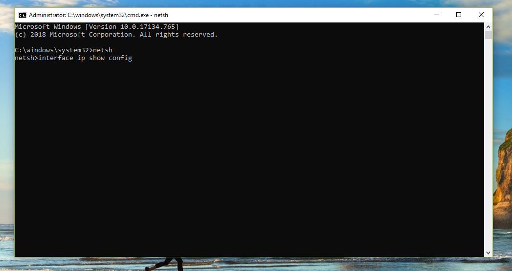 Captura de tela do comando netsh interface ip show config no Windows 10