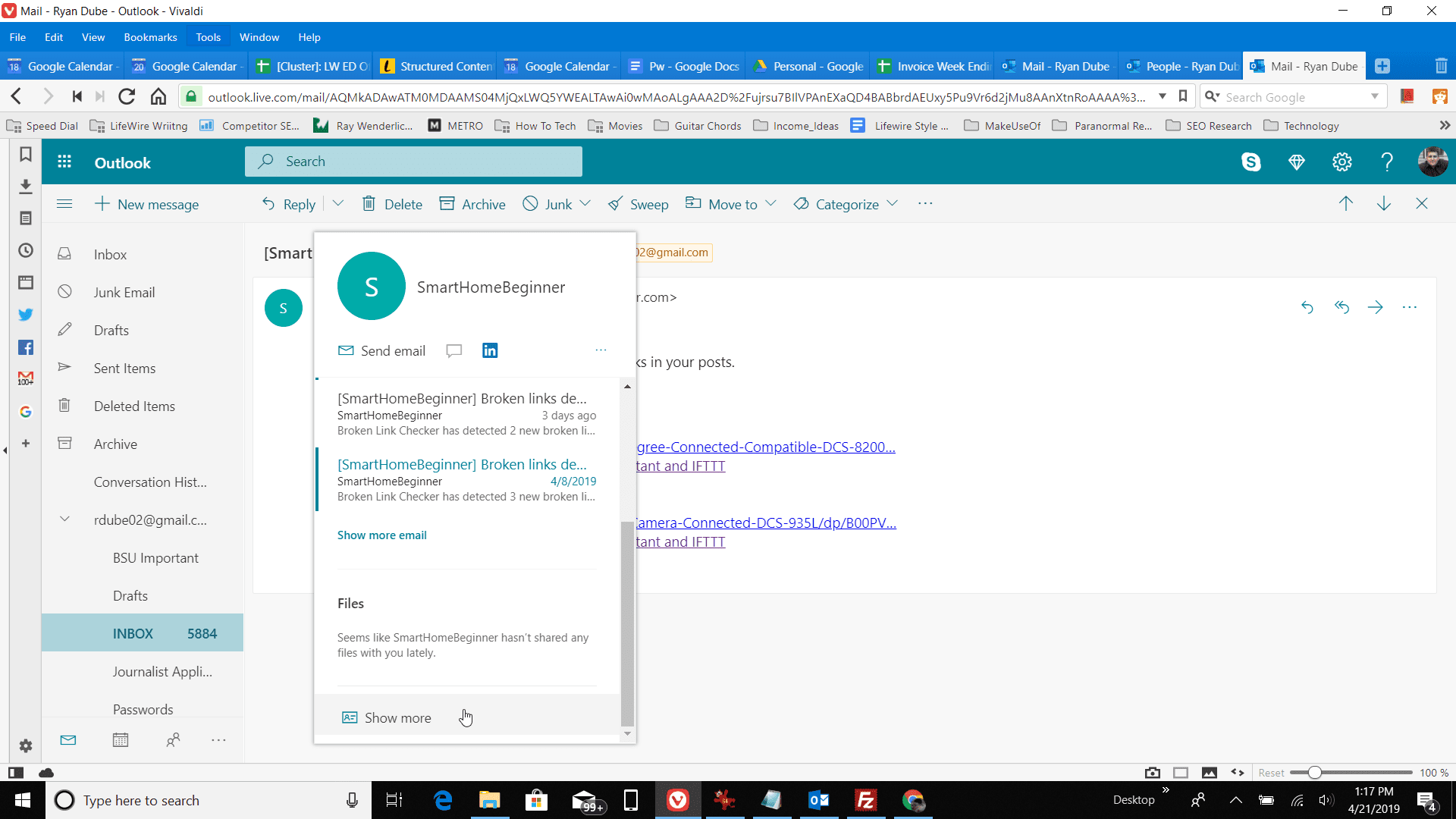 Captura de tela do link Mostrar mais para um contato do Outlook.com