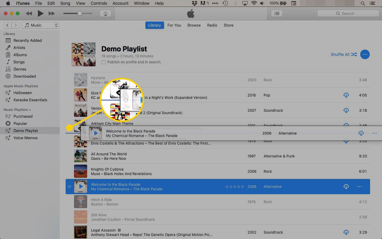 Arrastando para reordenar músicas em uma lista de reprodução no iTunes