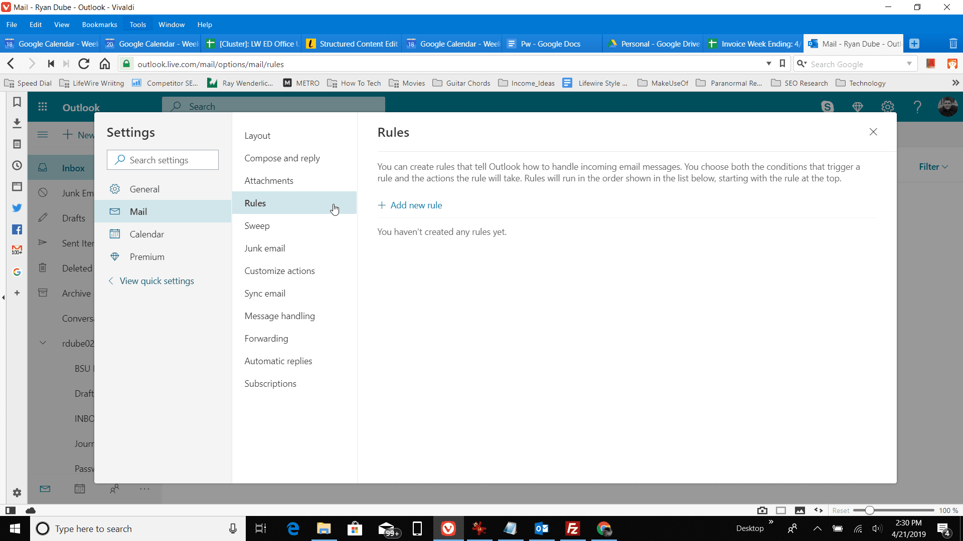 Captura de tela de adição de uma nova regra nas configurações online do Outlook