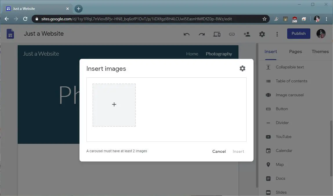 Uma captura de tela da inserção de imagens em um carrossel no Google Sites.