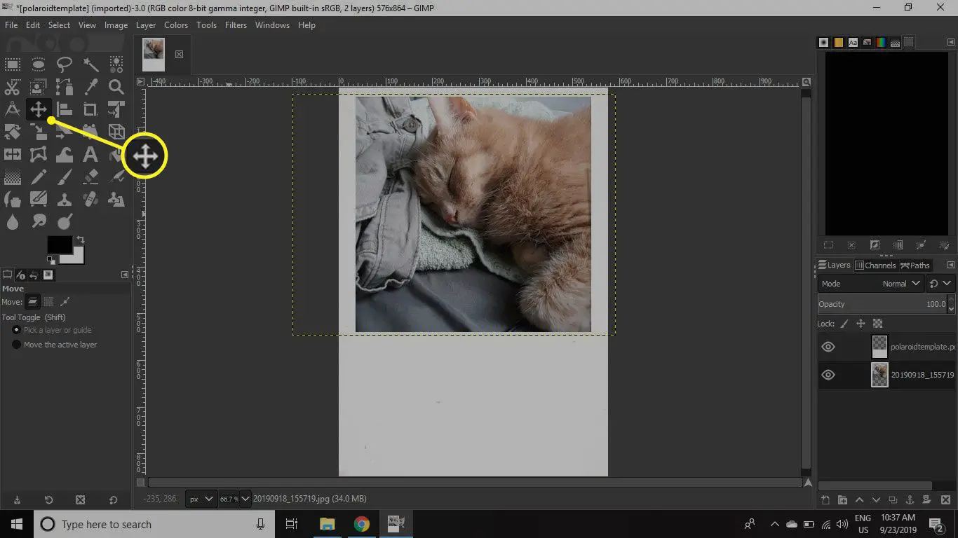 A ferramenta Mover no GIMP e a imagem posicionada no quadro Polaroid