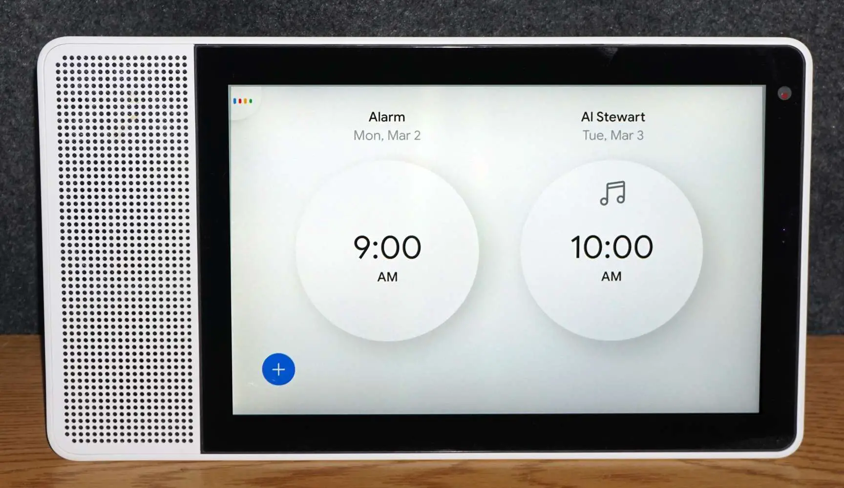 Lista de alarmes no Lenovo Smart Display
