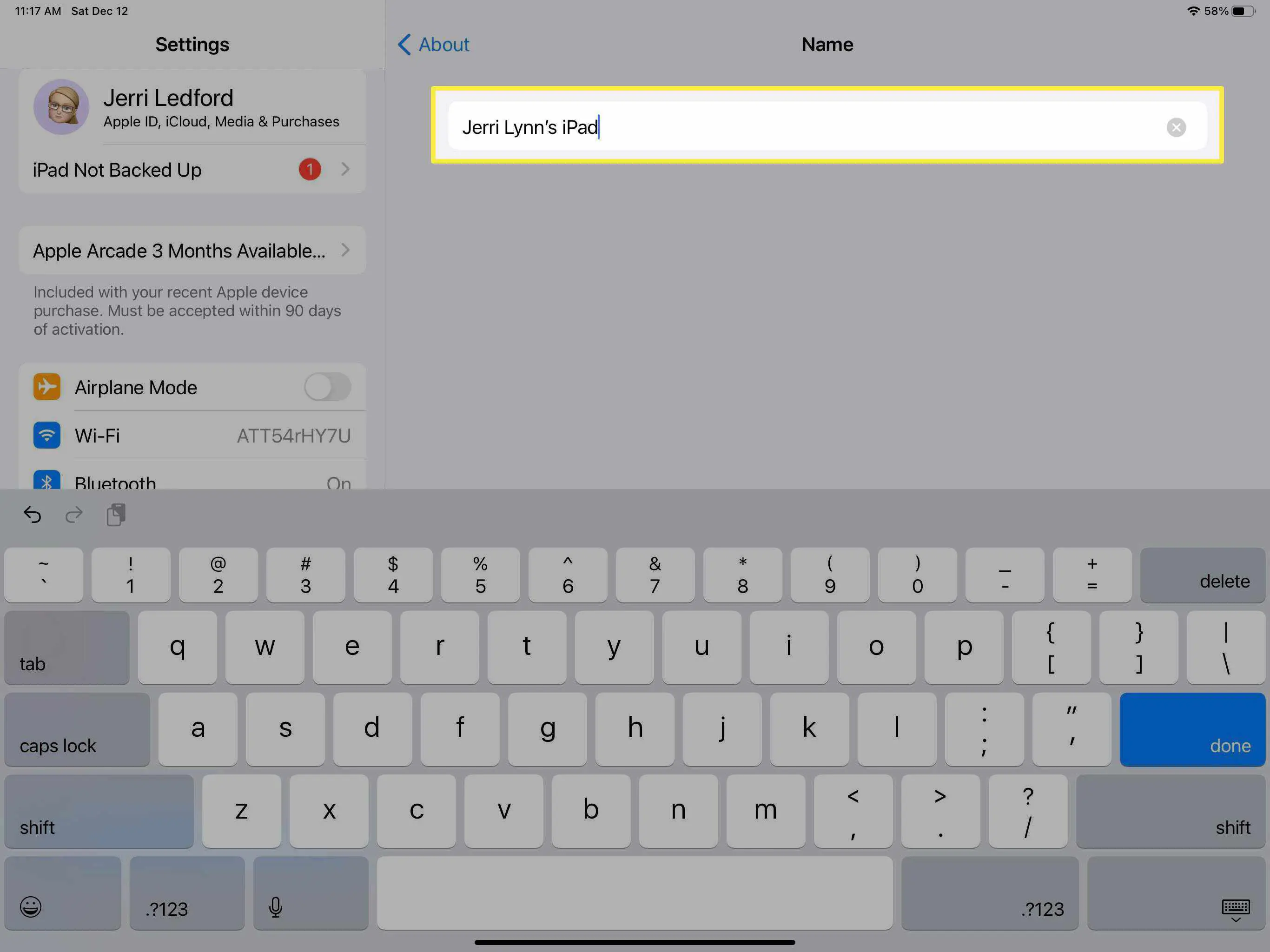 Captura de tela do campo de texto Nome nas configurações Sobre no iPad.