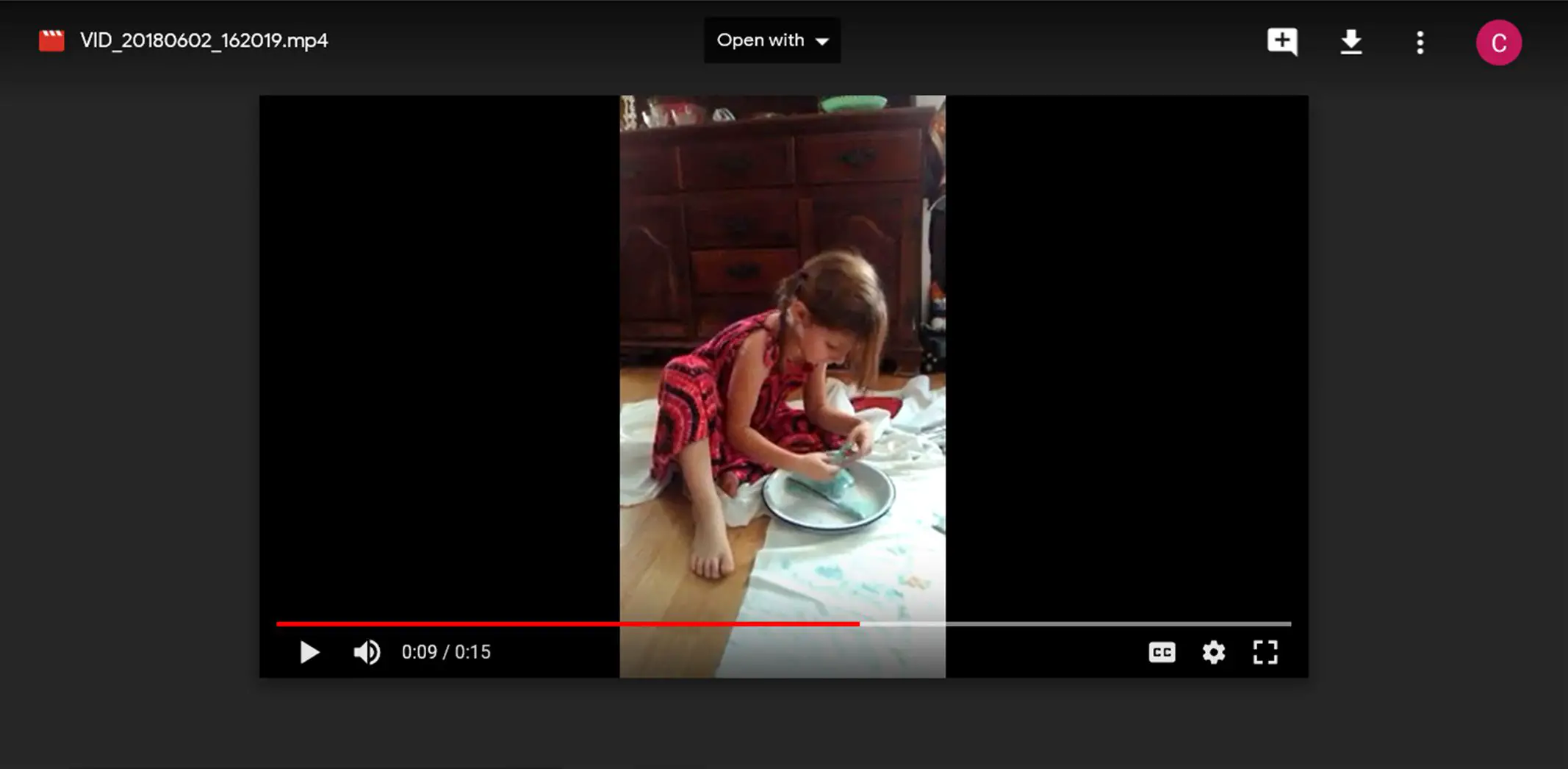 Uma captura de tela mostrando um vídeo sendo reproduzido no Google Drive