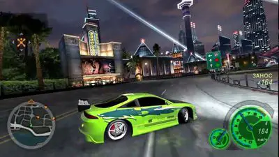 Carro de corrida verde em Need for Speed: Underground 2