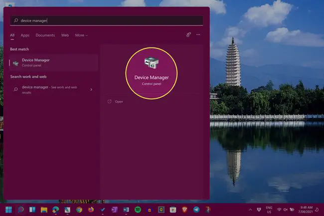 Área de trabalho do Windows 11 com o menu Iniciar aberto e o Gerenciador de dispositivos destacado nos resultados da pesquisa
