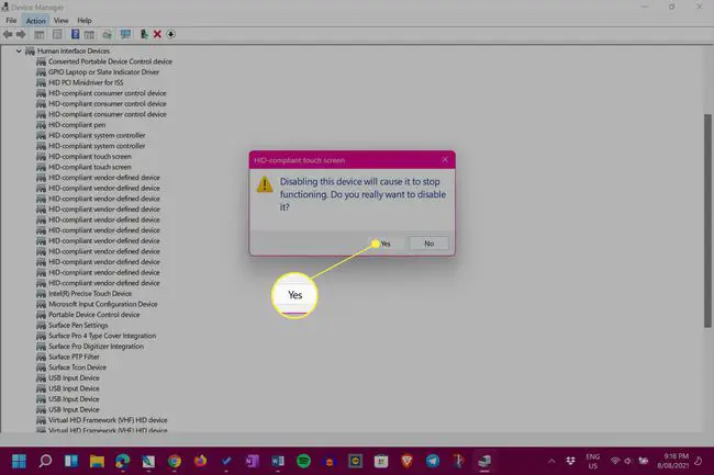 Gerenciador de dispositivos do Windows 11 com caixa de diálogo de confirmação Desativar dispositivo e Sim realçado